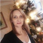 Insegnante madrelingua francese, impartisce anche lezioni di inglese e tedesco